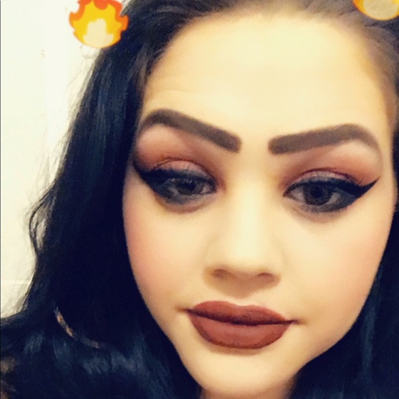 Meet your Posher, Lorena - Picture 1 of 1